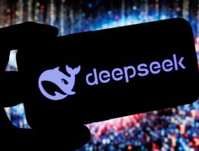 硅谷AI巨头紧急研究DeepSeek！台积电等芯片股为何连带受挫？